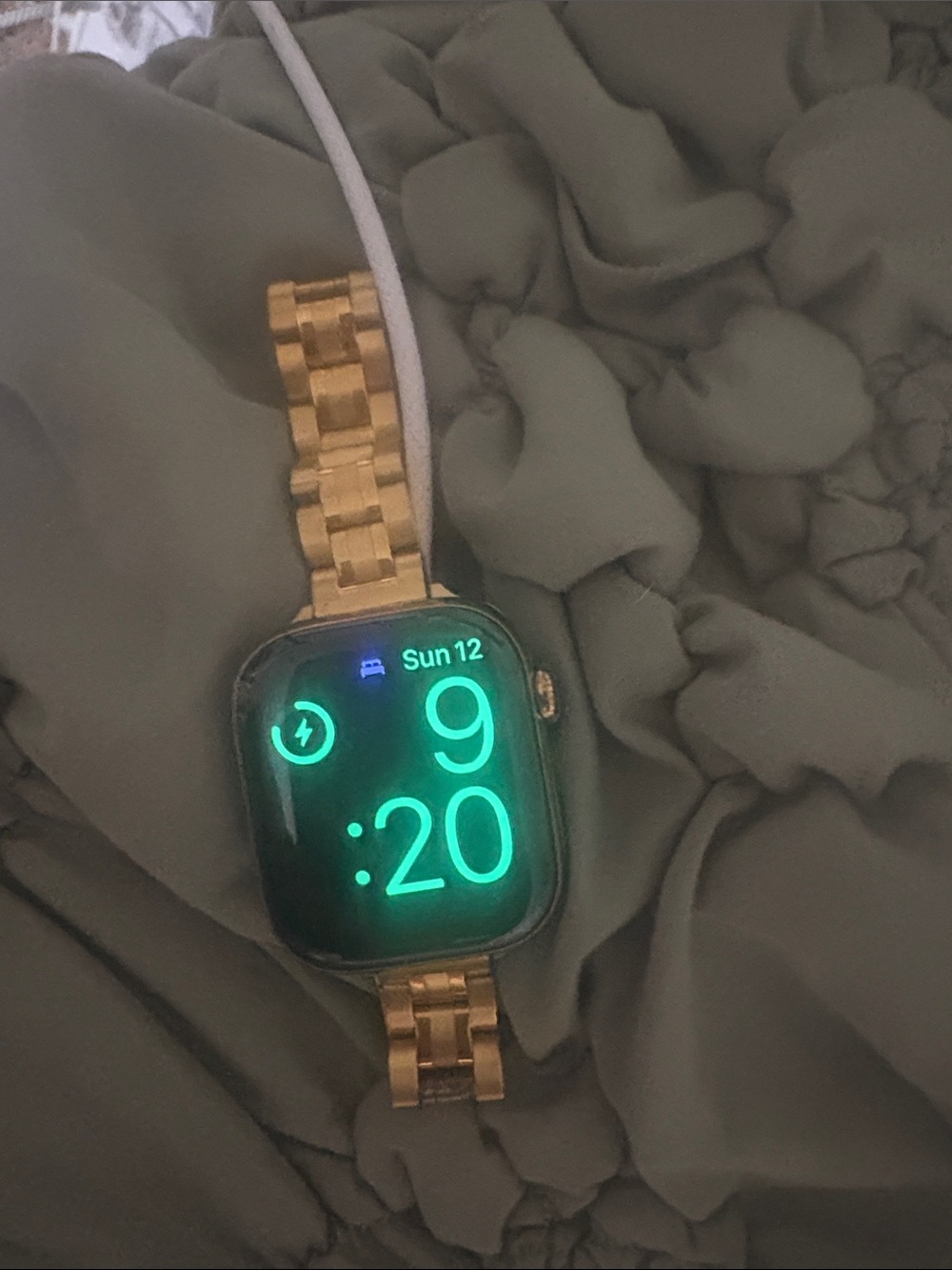 Apple Watch Series 10 gold titanium 46 mm - Picture 9 of 10